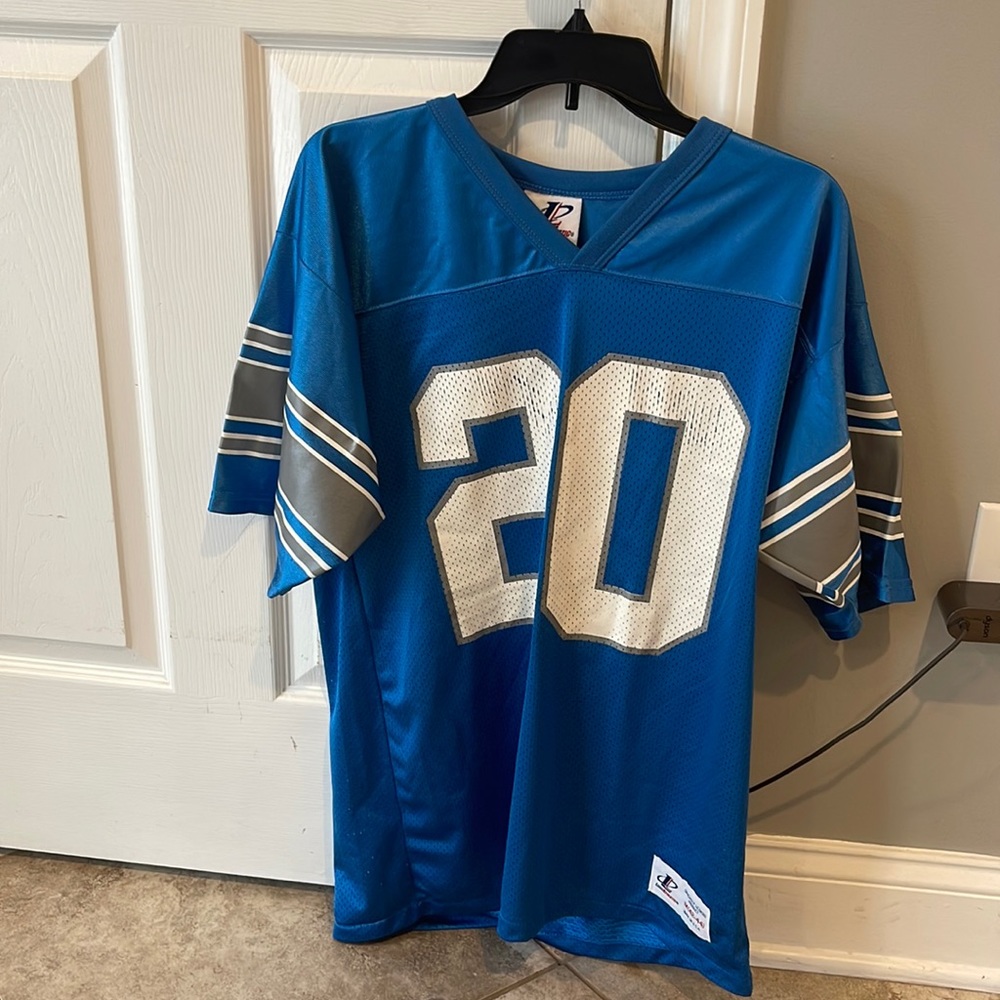 Barry Sanders Lions jersey. Size: M
